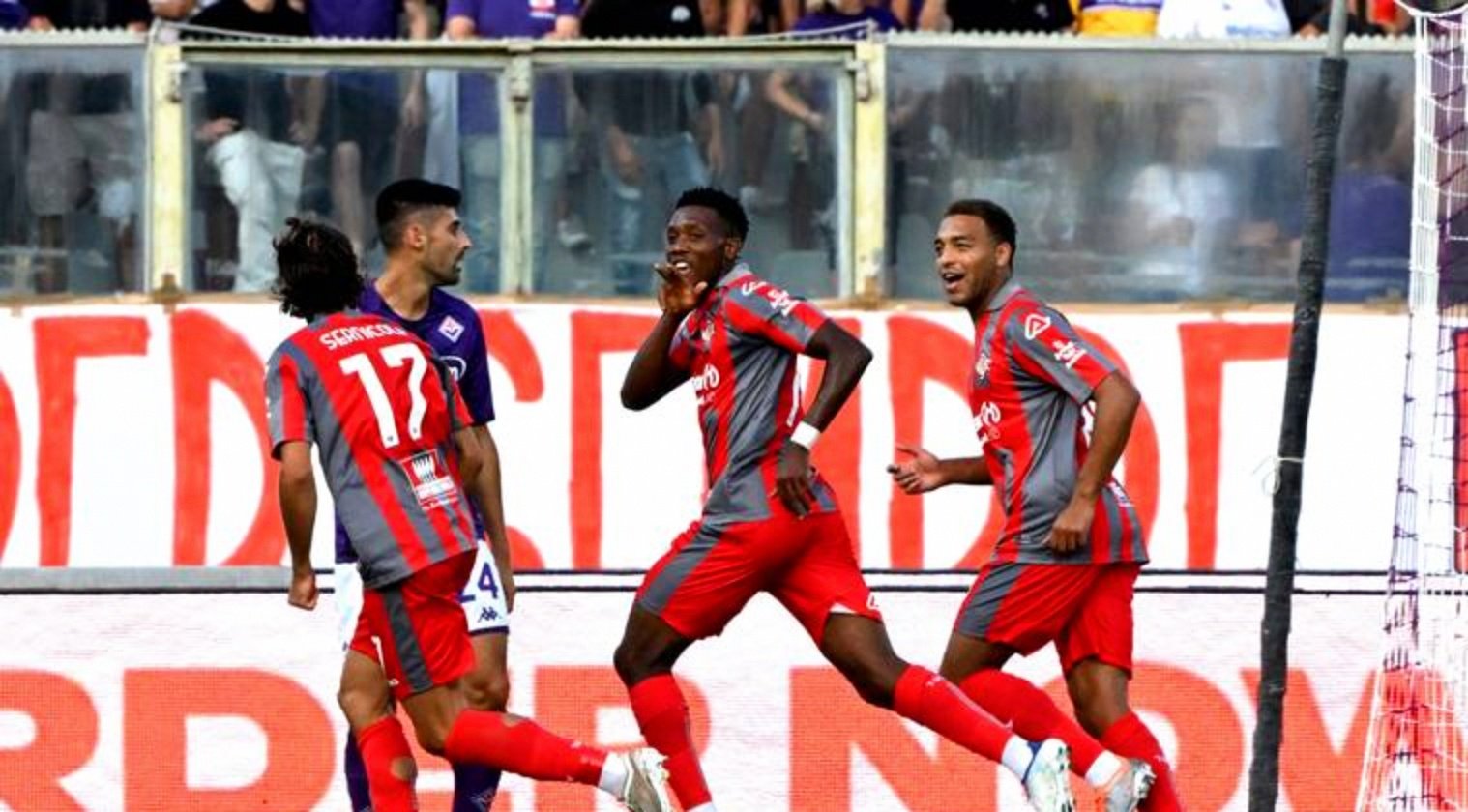 九州娱乐-国米客场不敌佛罗伦萨，欧战形势日益严峻