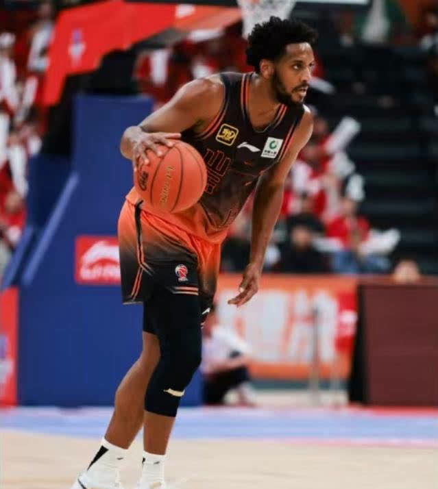 九州娱乐-球队现正进行最后的赛前准备工作，迎战新一轮比赛(赛前的准备活动不超过多少分钟)